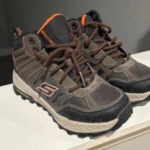 Skechers Kids' Black and Tan hiking Sneakers